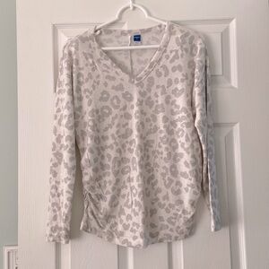 Old Navy Maternity shirt